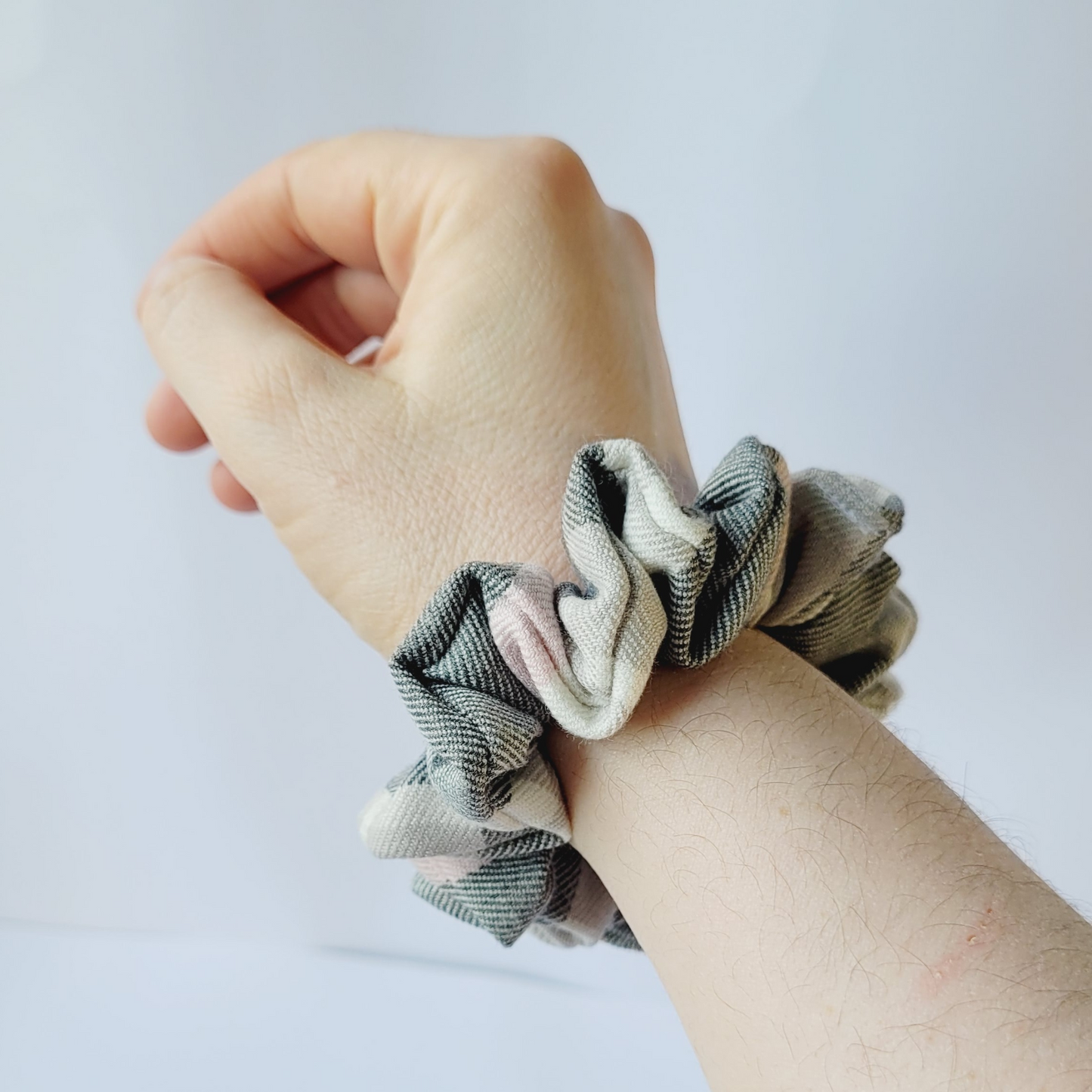 XS SCRUNCHIE NOA