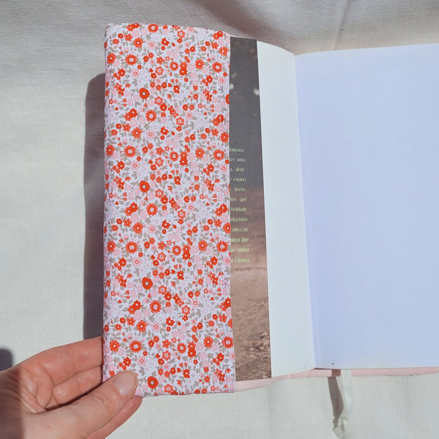 Capa de livro ajustável Joana