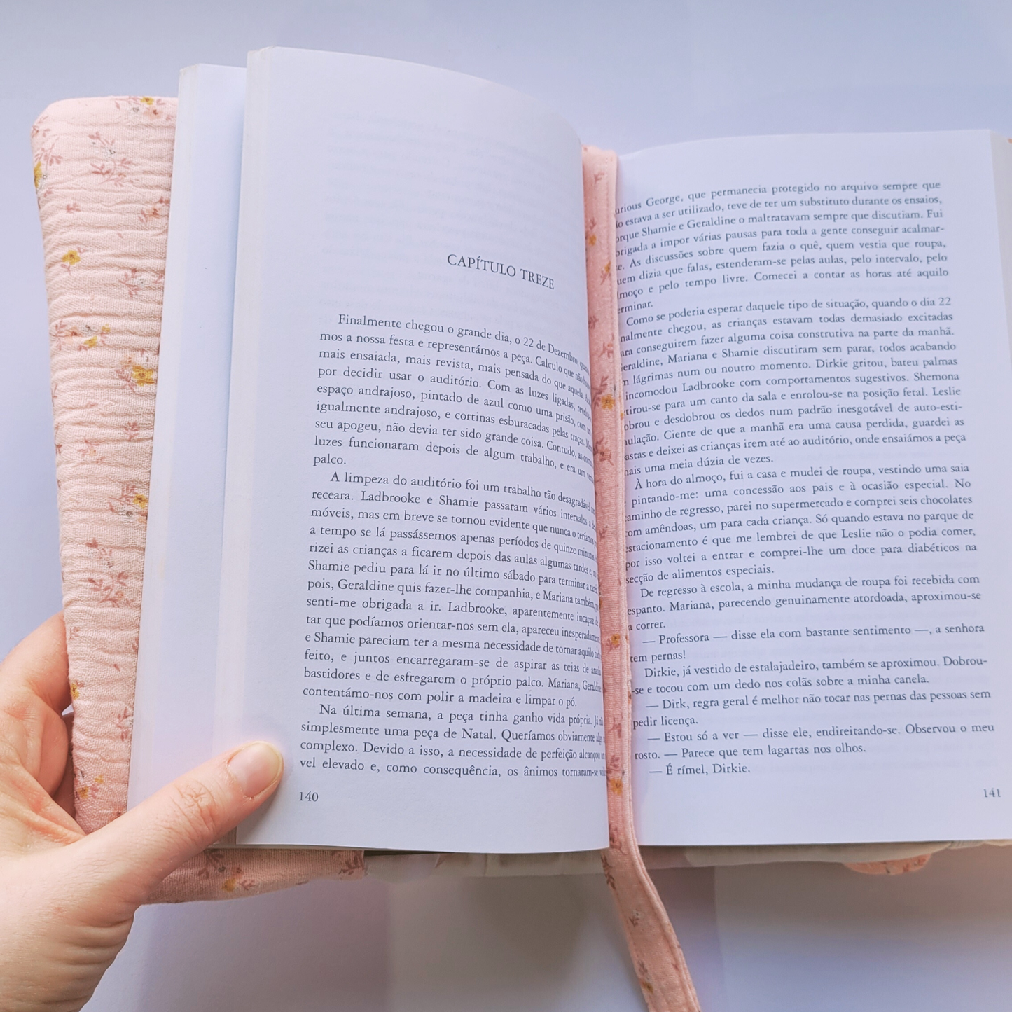 Capa de livro ajustável Anna