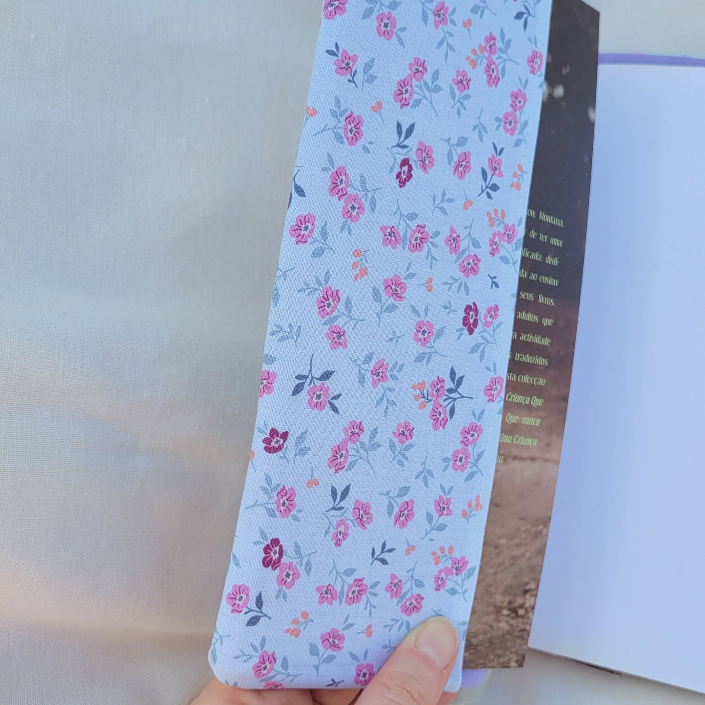 Capa de livro ajustável Alice