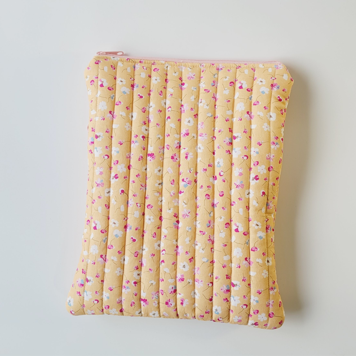 BOLSA PARA E-READER/ iPAD/ TABLET/ LIVRO MARISA