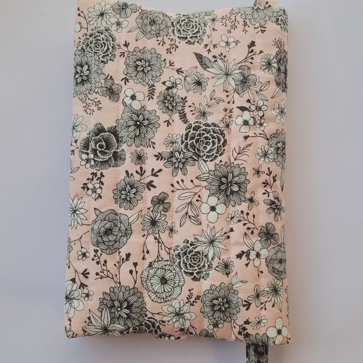 Capa de livro ajustável Cláudia