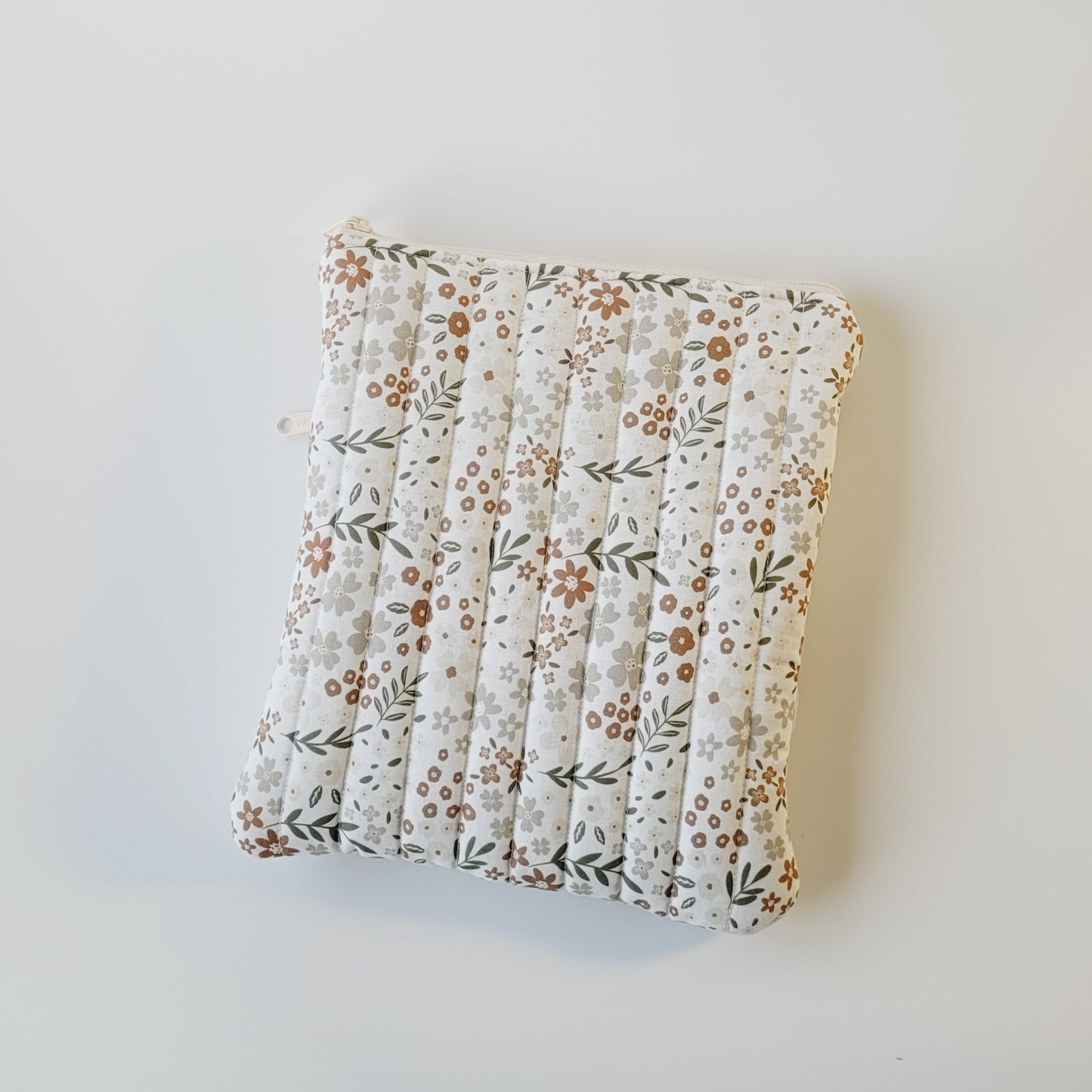 BOLSA PARA E-READER/ iPAD/ TABLET/ LIVRO LUÍSA