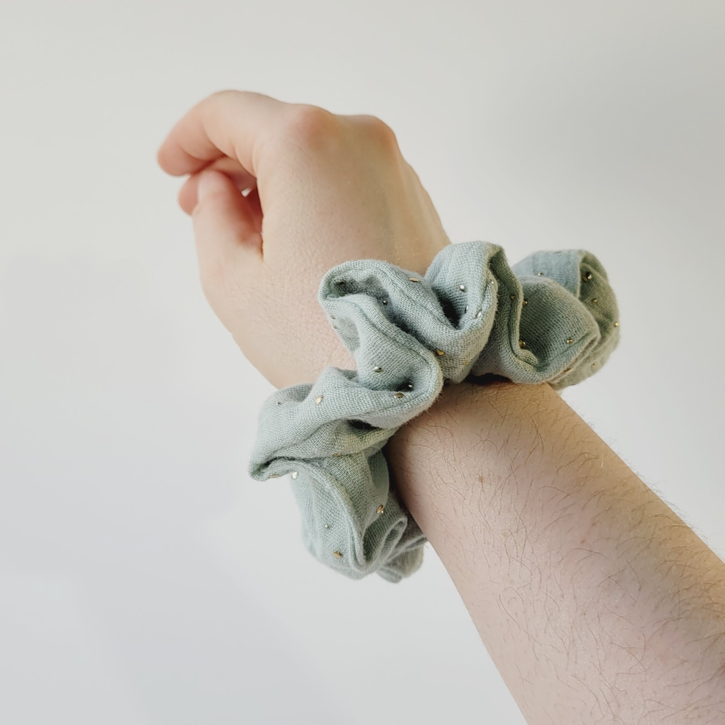 KIT PRESENTE COZY CHARM LUÍSA [Mini Pouch + Porta-Óculos + Scrunchie]