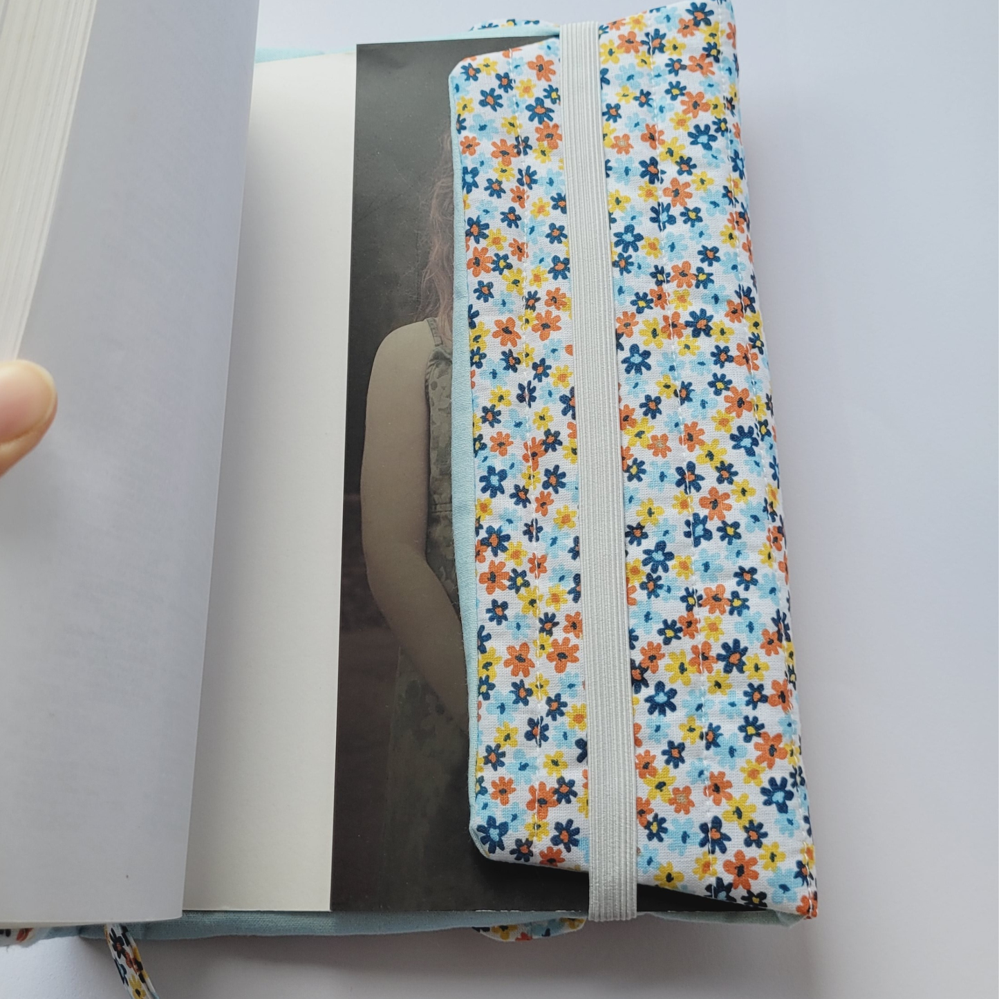 Capa de livro ajustável Daisy