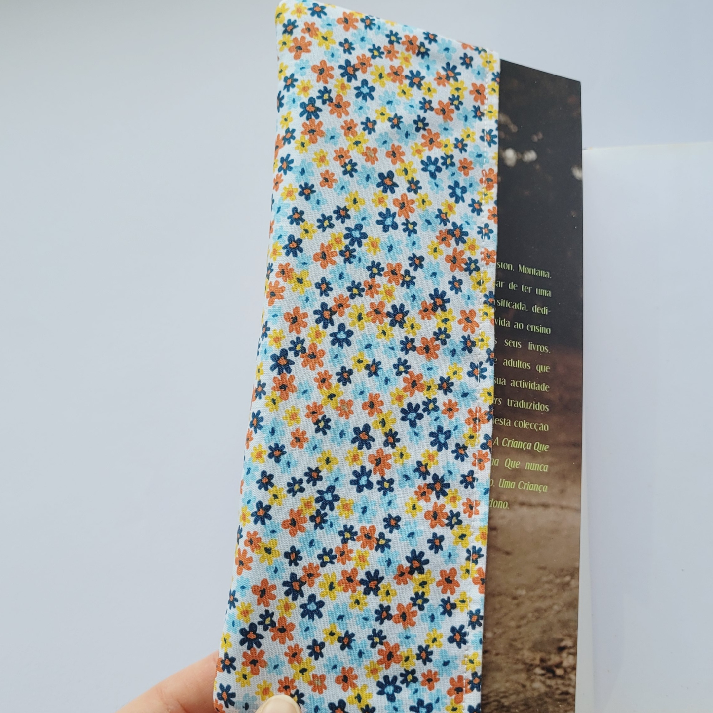 Capa de livro ajustável Daisy