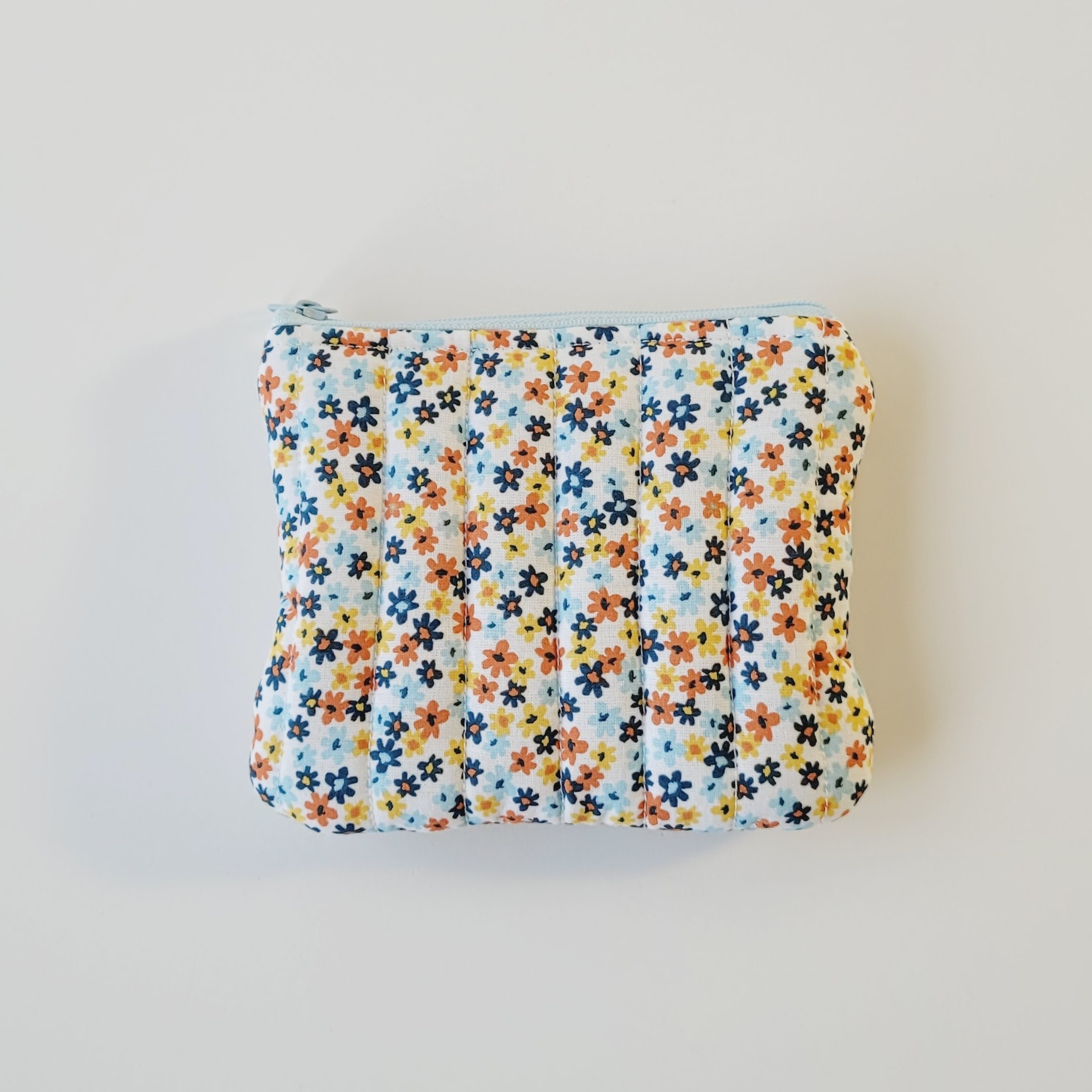 MINI POUCH DAISY - A NOVA MINI BOLSA MULTIUSOS