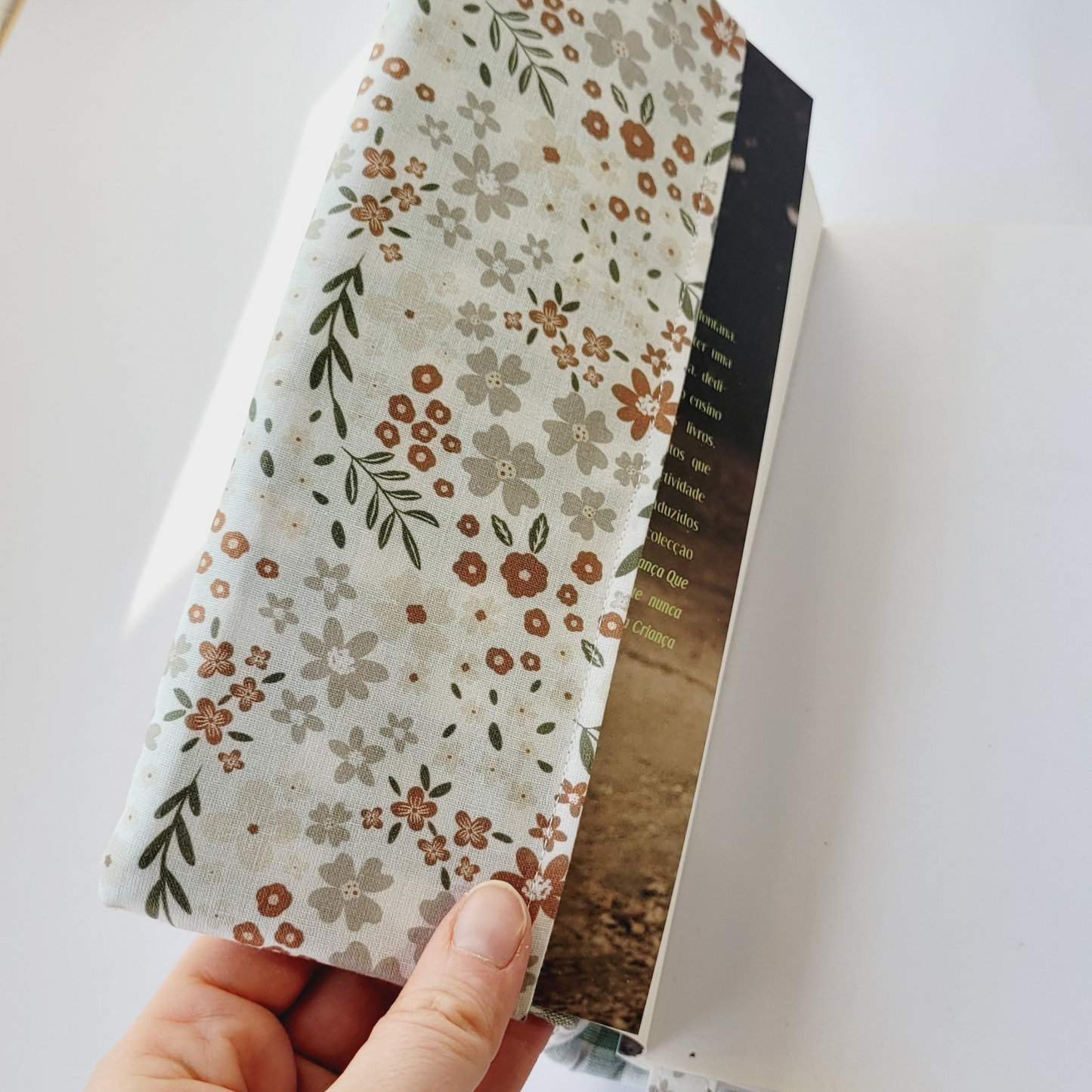 Capa de livro ajustável Luisa