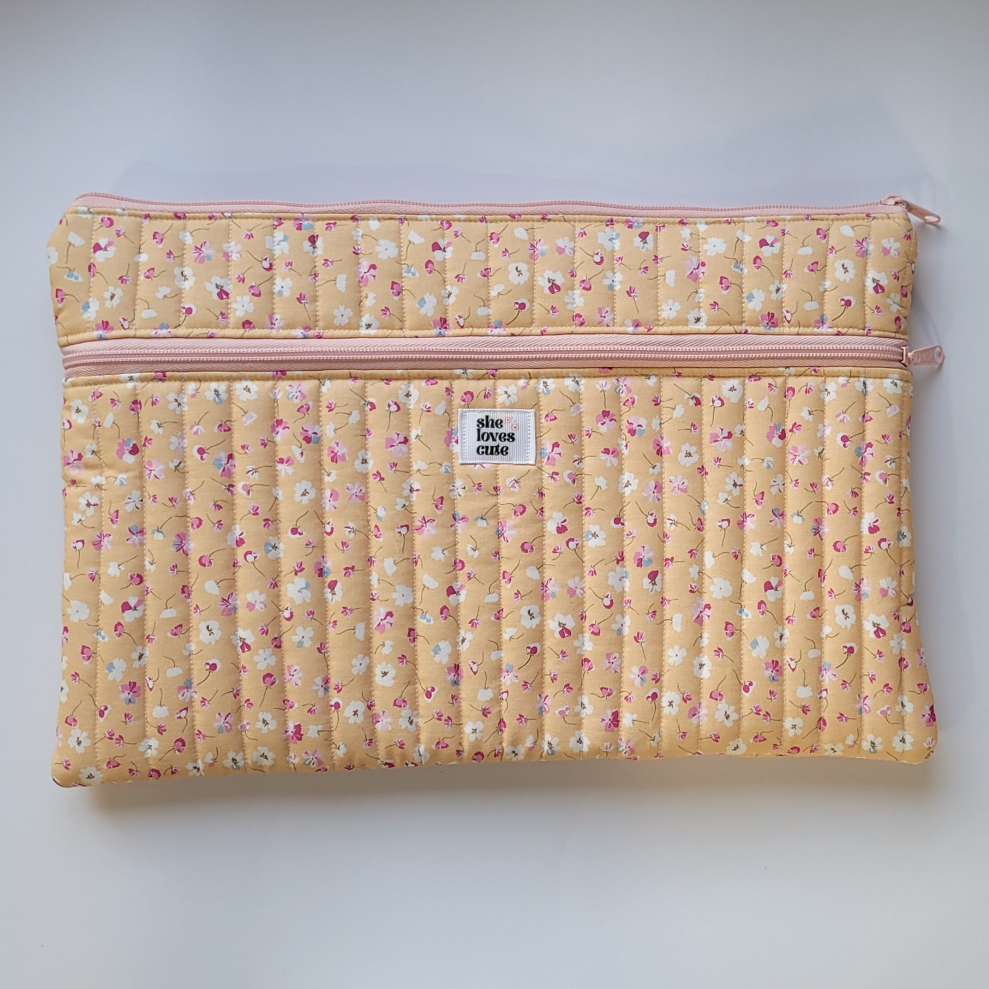 BOLSA PARA COMPUTADOR, COM ORGANIZAÇÃO EXTERIOR